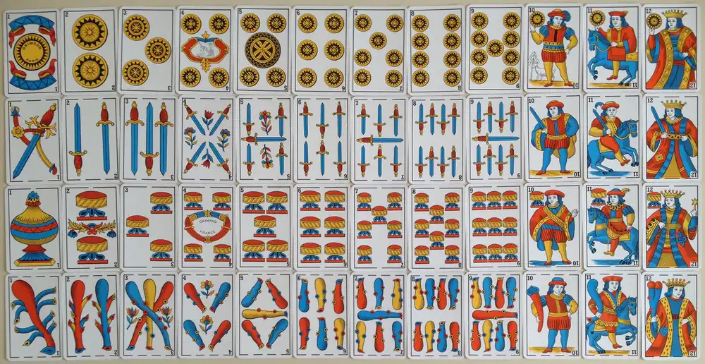 Rows of traditional playing cards - paano maglaro ng baccarat