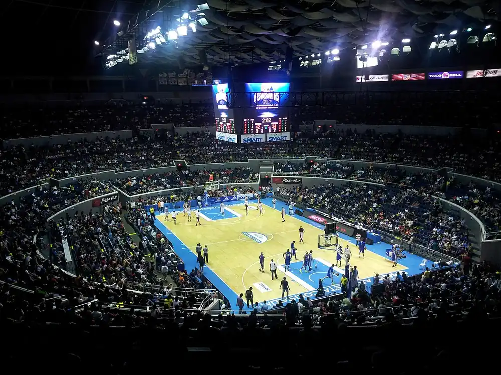 paano tumaya sa pba finals - a packed game night inside the Smart Araneta Coliseum