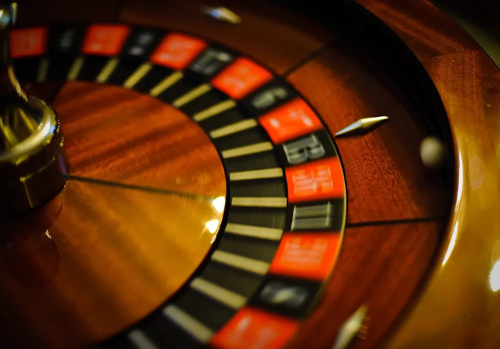 The numbered pockets of a roulette wheel - roulette strategy for beginners