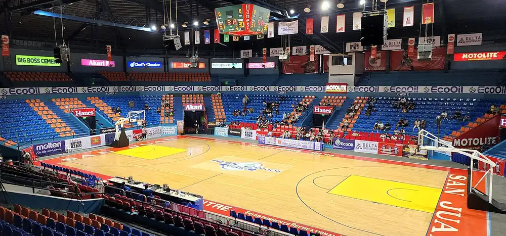 uaap volleyball betting - the court inside the Filoil EcoOil Centre in San Juan
